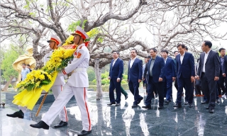 Thủ tướng Phạm Minh Chính tưởng nhớ, tri ân Chủ tịch Hồ Chí Minh và các Anh hùng, liệt sĩ làm nên chiến thắng Điện Biên Phủ